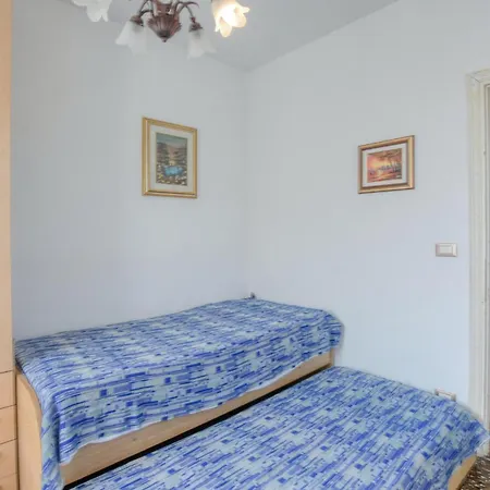 Daire 2 Bedroom Awesome In Terrile Uscio