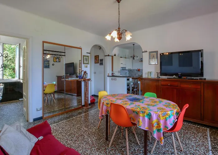 2 Bedroom Awesome In Terrile Appartement Uscio