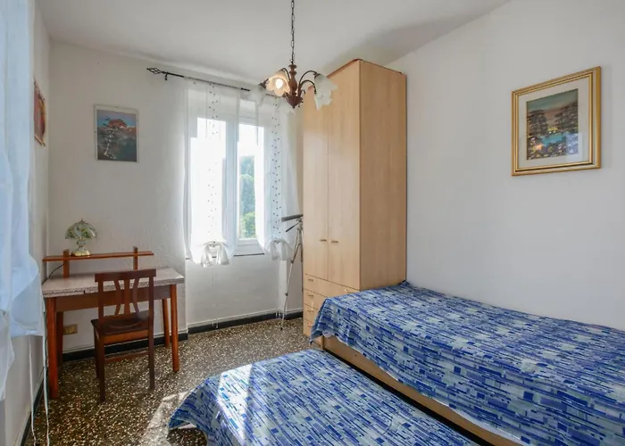 2 Bedroom Awesome In Terrile Lägenhet